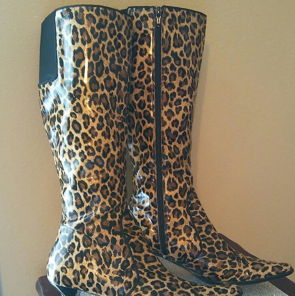 Boots - Picture 3 of 4
